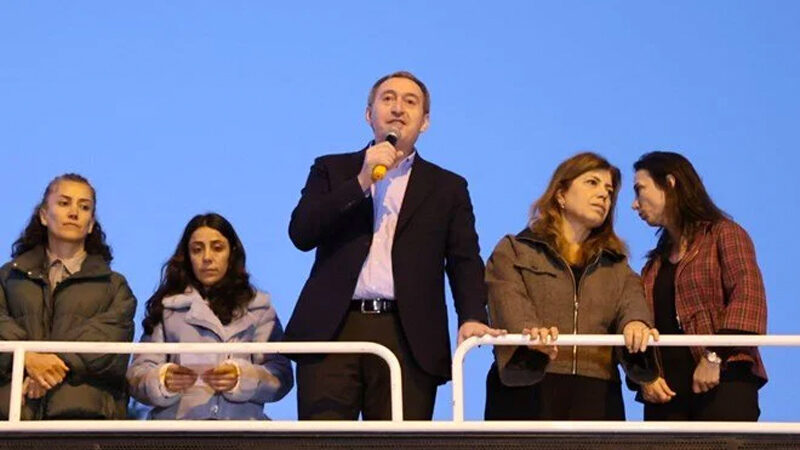 DEM Partili Tuncer Bakırhan’a inceleme DEM Parti Eş Genel Başkanı Tuncer Bakırhan hakkında inceleme başlatıldı.