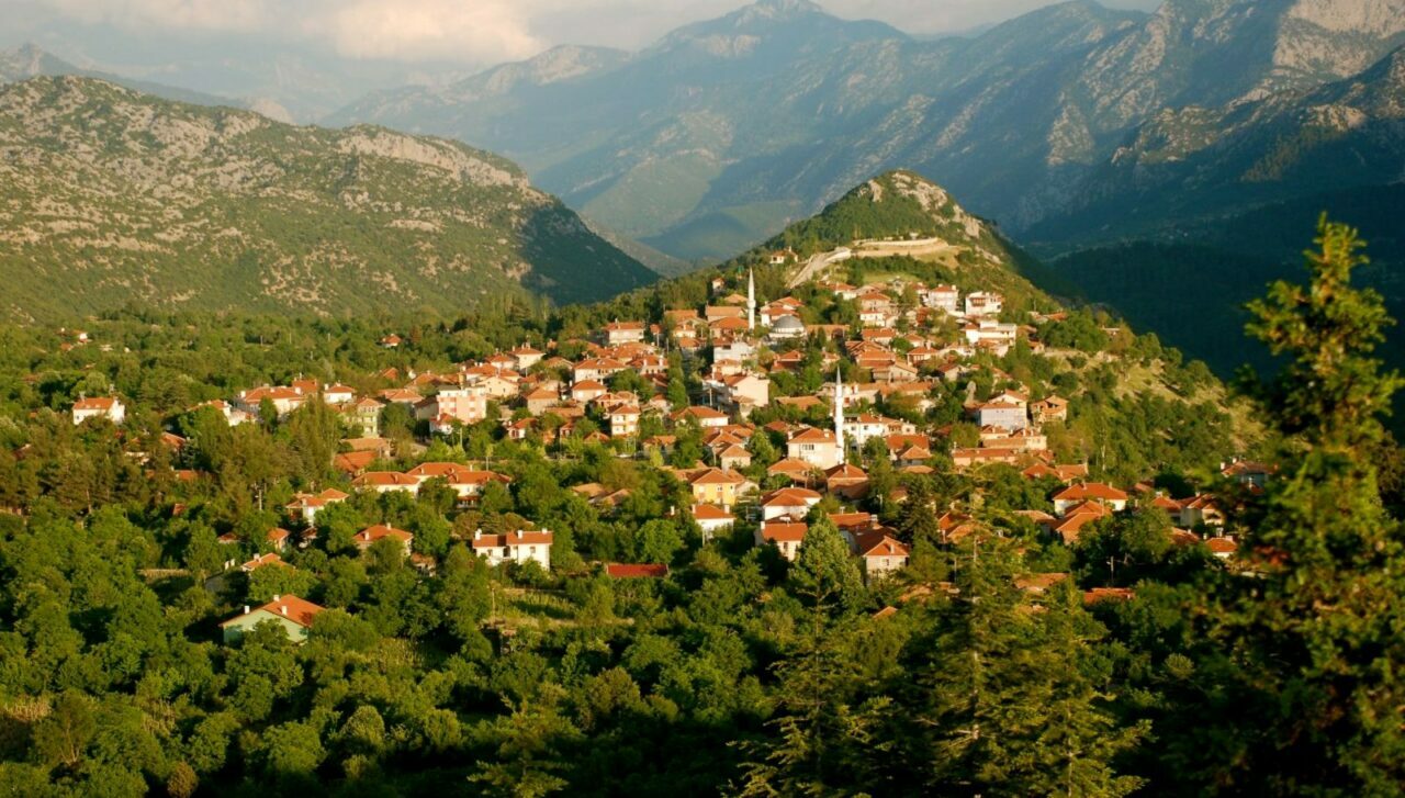 Dünyanın en iyisi seçildi! Sadece 600 kişi yaşıyor, bakan da buralı