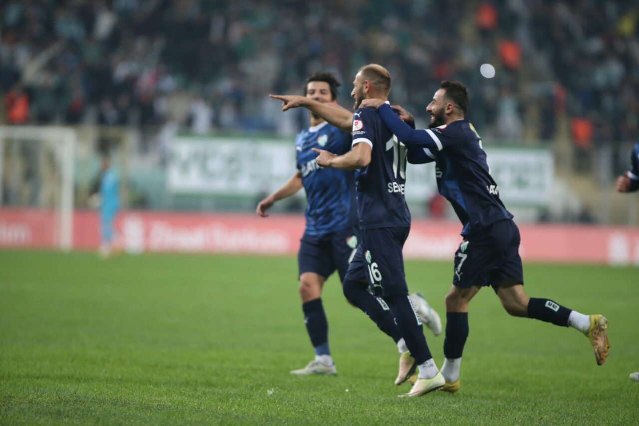 Bursaspor’da bir ilkin sevinci