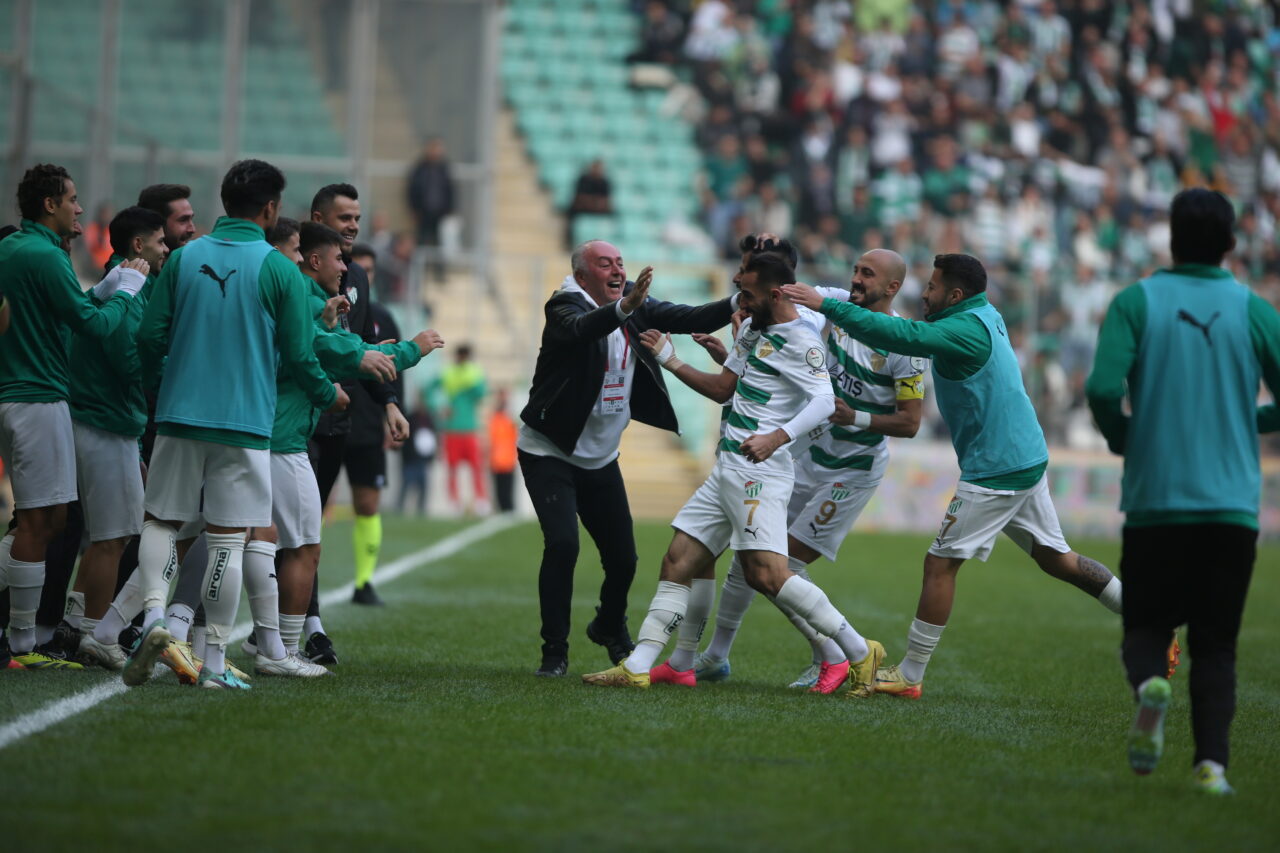 Bursaspor’un Bozkır’da 3 puan avı! Bursaspor’un Bozkır’da 3 puan avı!