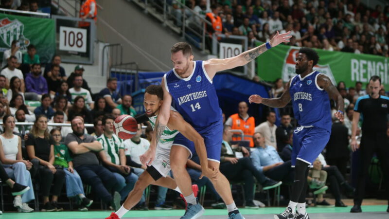 Turu garantileyen TOFAŞ, 20.00’de Petrolina AEK’i konuk ederken, Bursaspor ise