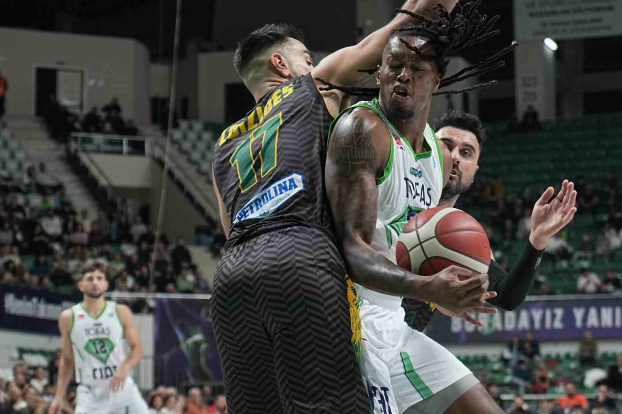 Bursa ekibinden Avrupa’da 5’te 5! Liderliği garantiledi