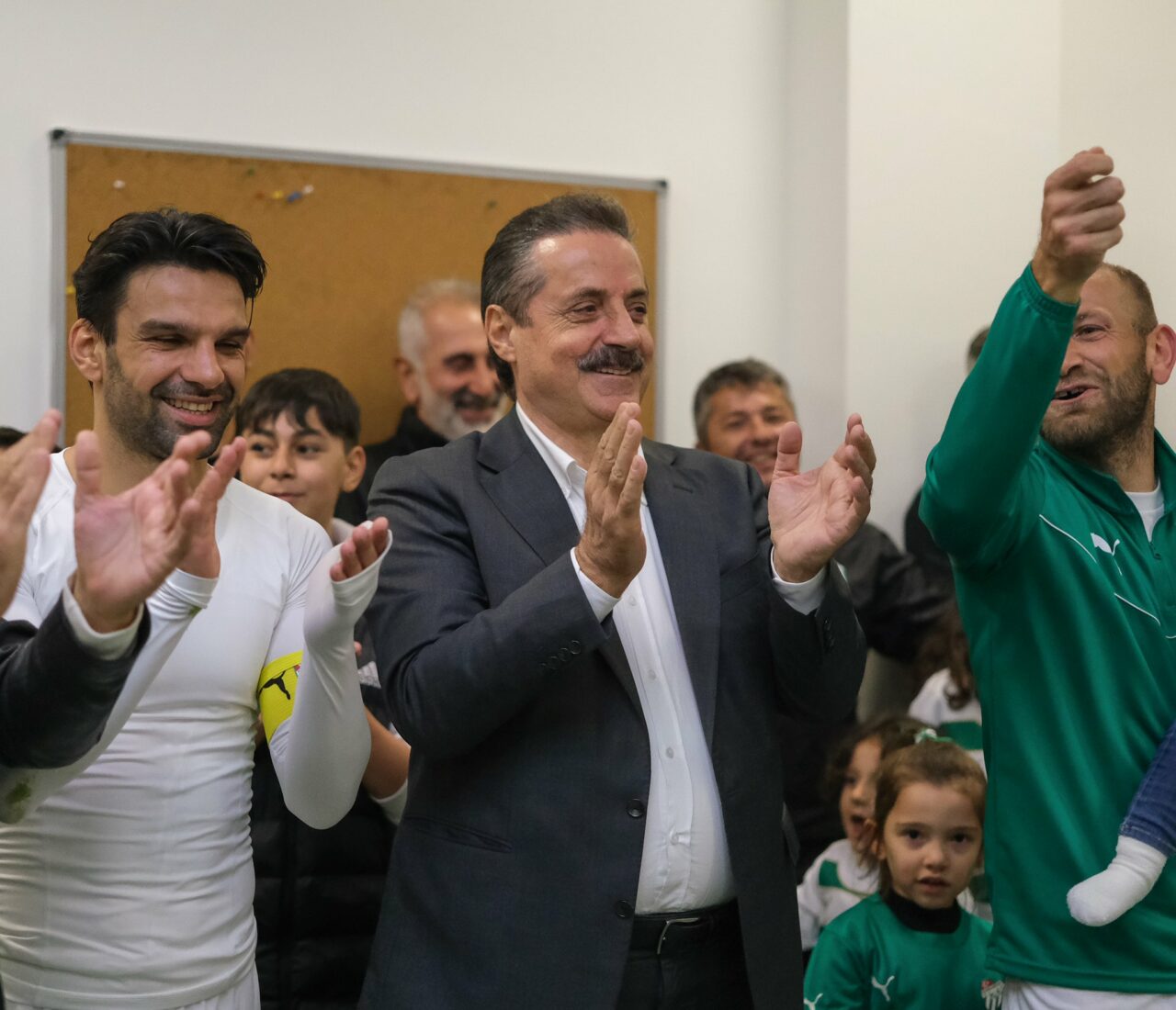 Faruk Çelik’ten Bursaspor yorumu; ‘Gözlerimiz yaşararak izliyoruz’