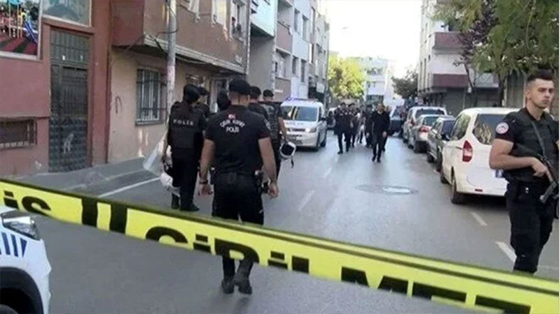 Annesinin kafasını kesip sokağa atan caninin cezası belli oldu