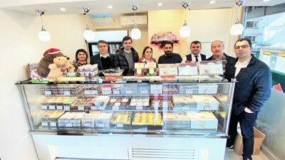 Bursa’nın lezzeti Kardelen Kestane Şekeri Heykel’de!