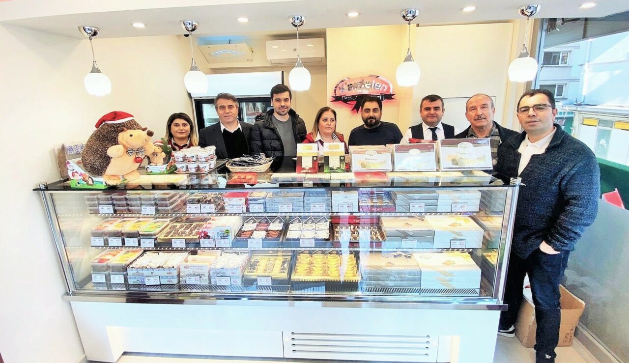 Bursa’nın lezzeti Kardelen Kestane Şekeri Heykel’de!