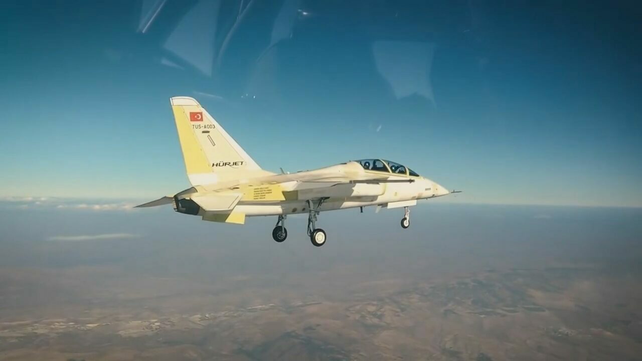 HÜRJET şehitlerimizin adıyla uçtu HÜRJET şehitlerimizin adıyla uçtu