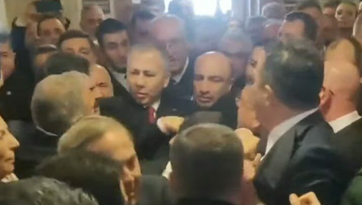 İçişleri Bakanlığı bütçesi görüşmesinde gerginlik İçişleri Bakanlığı bütçesi görüşmesinde gerginlik