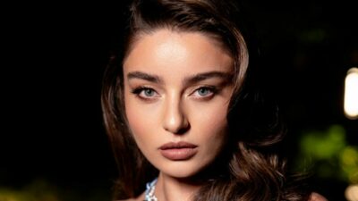 Ünlü oyuncunun tesettürlü hali çok beğenildi!