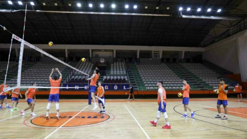 Türkiye Voleybol Federasyonu Erkekler 2. Lig 2. Grupta mücadele eden