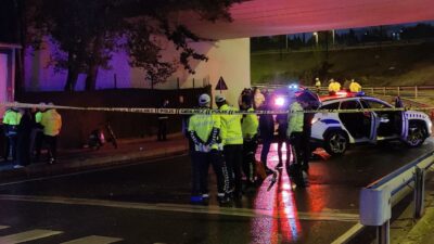 Belediye otobüsü, polis aracına çarptı: 1 polis şehit