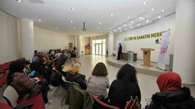 Kadınları kitap okumaya teşvik etmek adına hayata geçirdiği ‘Kadın Yazarıyla