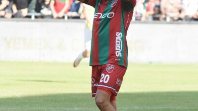 Bursaspor’un en yakın takipçisi Karşıyaka’da flaş karar