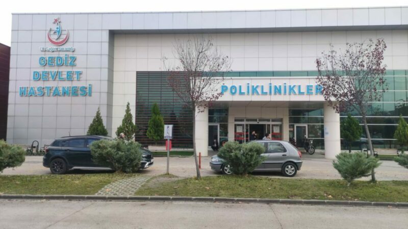 Akrabalar arasındaki silahlı kavgada 1 ölü, 2 yaralı Kütahya'nın Gediz ilçesinde, akrabalar arasında çıkan silahlı kavgada 1 kişi