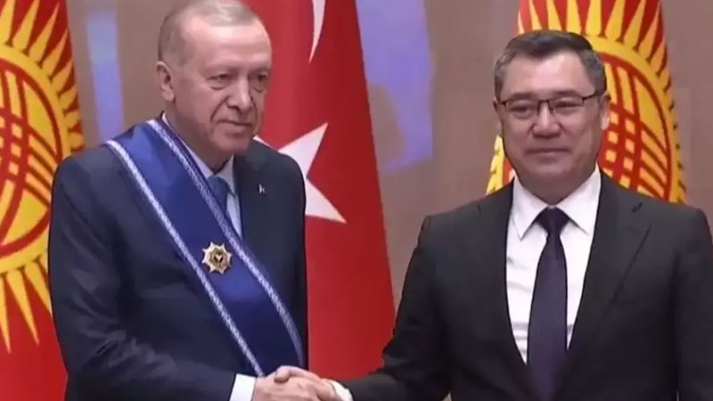 Cumhurbaşkanı Erdoğan’a Manas Nişanı takdim edildi