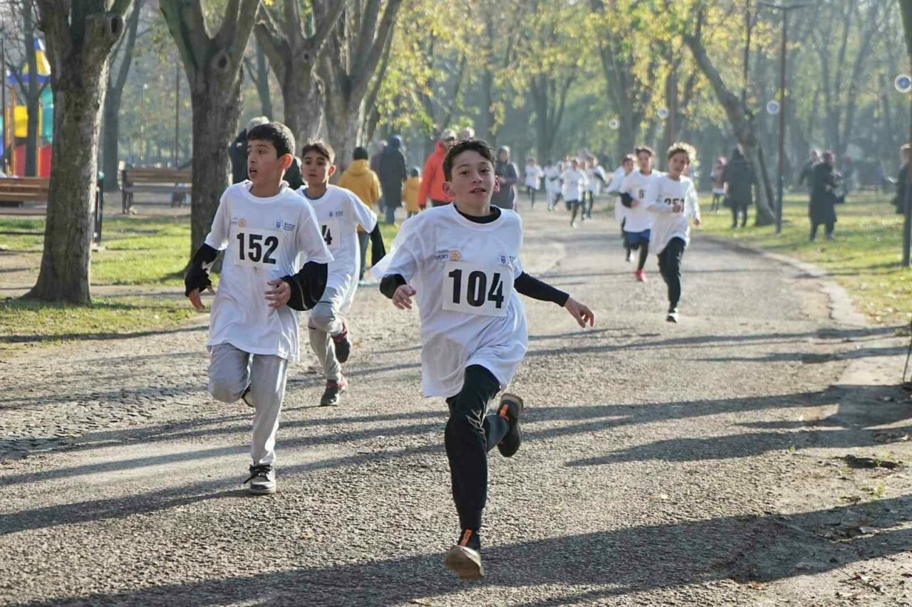 Bursa’da öğrenciler birinci olmak için ter döktü