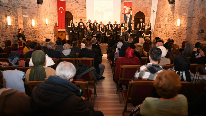 Osmangazi Belediyesi, 24 Kasım Öğretmenler Günü etkinlikleri çerçevesinde konser düzenledi.