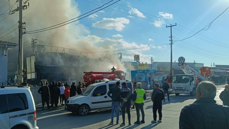 Niğde'de oto sanayi sitesindeki bir tamirhanede çıkan yangın söndürüldü, 3