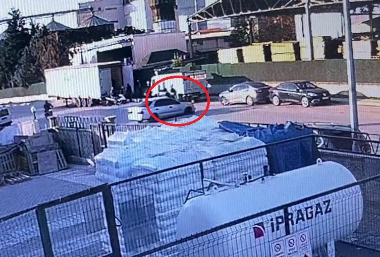Bursa’da otomobille motosiklet çarpıştı: 2 yaralı Bursa’da otomobille motosiklet çarpıştı: 2 yaralı