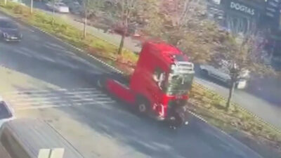 Feci ölüm! TIR’ın altında can verdi