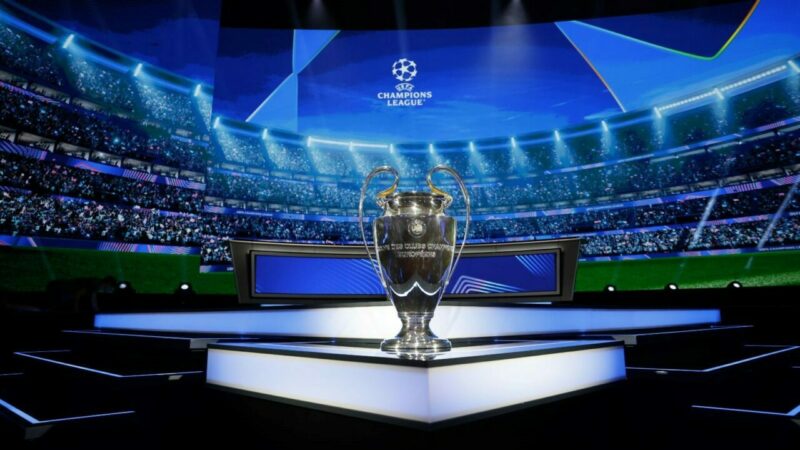 Fenerbahçe’nin Play-off turundaki muhtemel rakipleri belli oldu UEFA Şampiyonlar Ligi 3. Eleme Turu'nda Feyenoord ile karşılaşacak Fenerbahçe'nin,