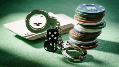 Üç fenomene daha hapis talebi