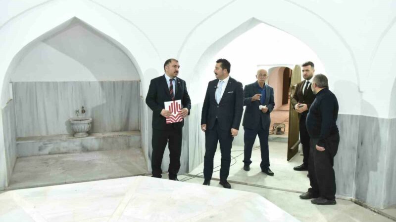 Bursa’daki tarihi hamam açılış için gün sayıyor Tarihi Çarşı Hamamı’nın hizmete hazır hale gelmesi için çalışma yaptıklarını