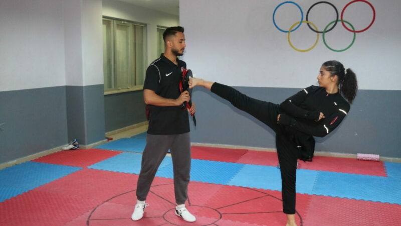 Gaziantepli Nazlı Hilal ve Barış Eşiyok kardeşler, tekvando müsabakalarında yeni