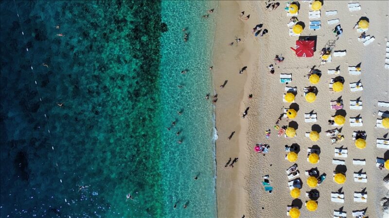 Antalya'ya bu yıl 10 ayda gelen turist sayısı, geçen yılın