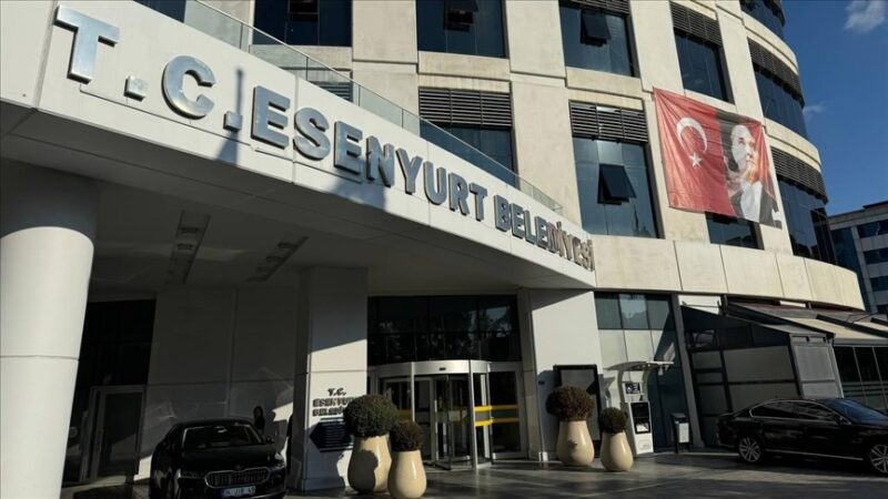 "Silahlı terör örgütü PKK/KCK üyesi olmak" suçundan tutuklanmasının ardından görevinden