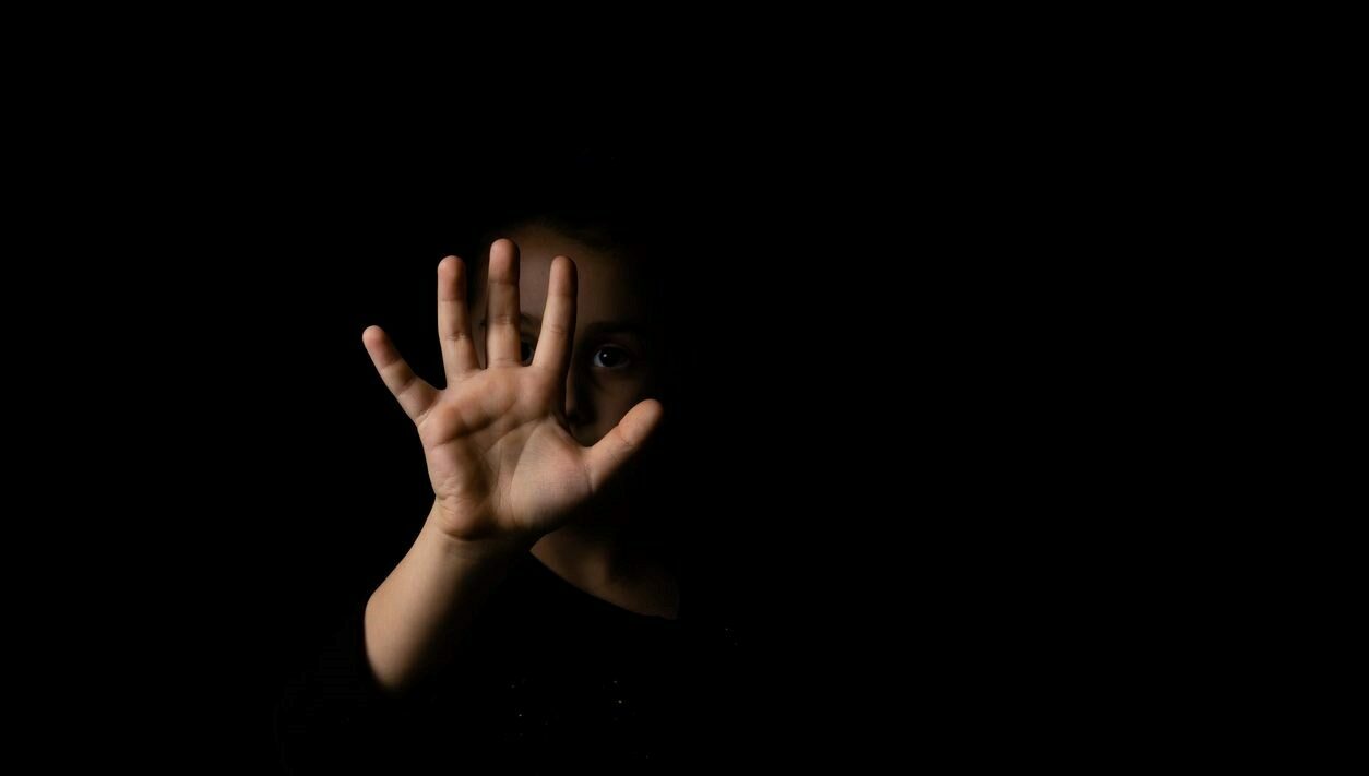 Uzmanı açıkladı: Çocukluk travması yaşadığınızı gösteren beş gizli belirti!