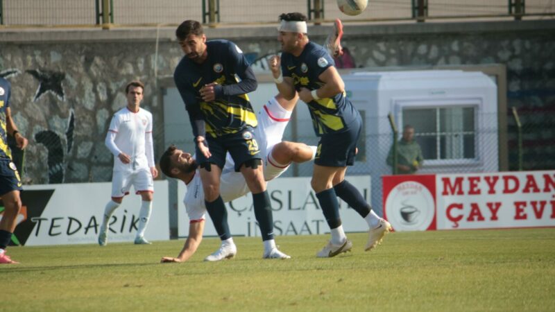 3.Lig’deki Bursa ekibine üst üste 3. şok! Evinde lider Küçükçekmece Sinopspor’a 3-0 mağlup olan 1923 Mustafakemalpaşaspor, üst