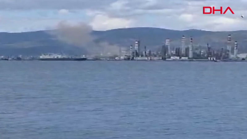 İzmit’te TÜPRAŞ’ta patlama!