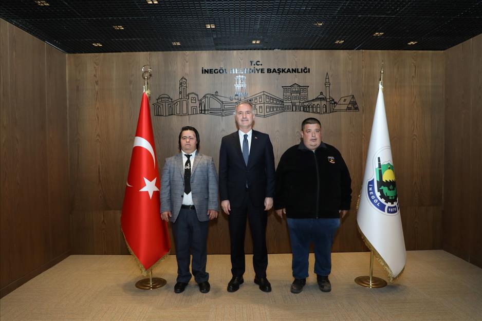 İnegöl Belediyesi’nin özel personelleri yüzleri güldürüyor İnegöl Belediyesi’nin özel personelleri yüzleri güldürüyor