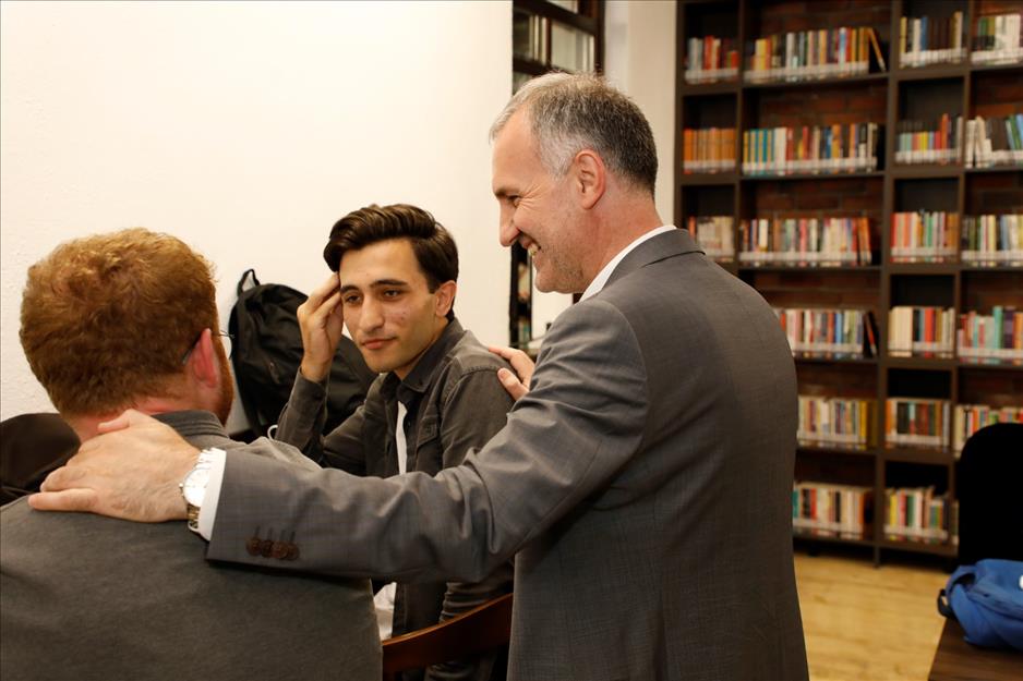 İnegöl’de üniversite öğrencilerinin eğitim yardımları hesaplara yatırıldı