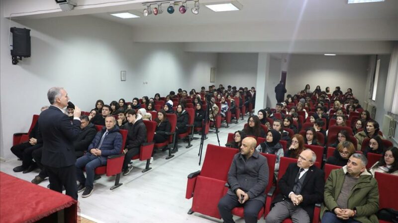Genç Bakış programları kapsamında Nuh Mehmet Küçükçalık Anadolu Lisesi öğrencileriyle