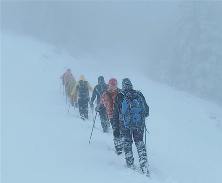 İnegöl Belediyesporlu dağcılar Sarıkamış Şehitleri için yürüdü