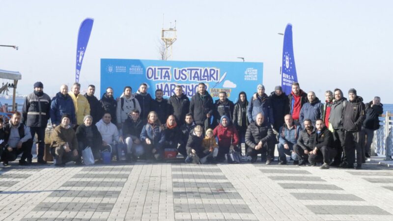 Bursa’da olta ustaları yarıştı Bursa Büyükşehir Belediyesi tarafından düzenlenen ‘Balık Tutma Yarışması’nda teknelerle Marmara