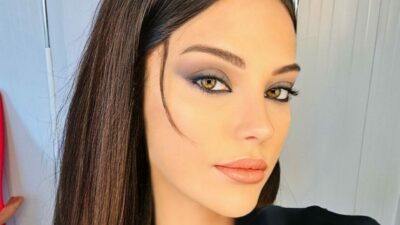 Mini siyah elbiseli nefes kesen pozlar!