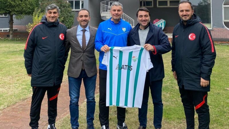TFF’den Bursa çıkarması Türkiye Futbol Federasyonu Futbol Gelişim Direktörü Emrah Bayraktar, TFF FGD