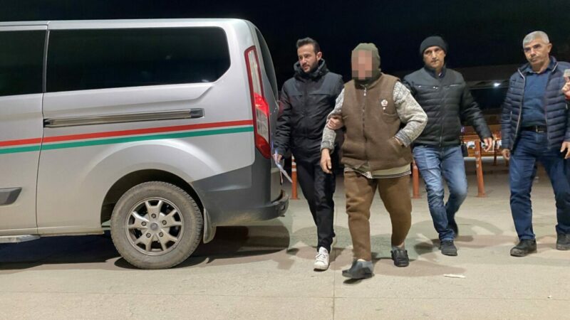 Bursa'nın İnegöl ilçesinde, okula giden D.A. (6) adlı erkek çocuğu,