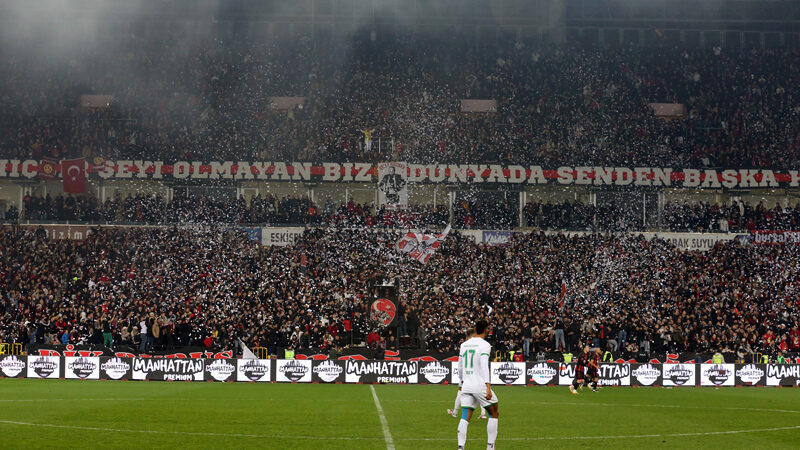Amatör ligde taraftar rekoru Türk futbolunun köklü takımlarından Eskişehirspor, mücadele ettiği Bölgesel Amatör Lig
