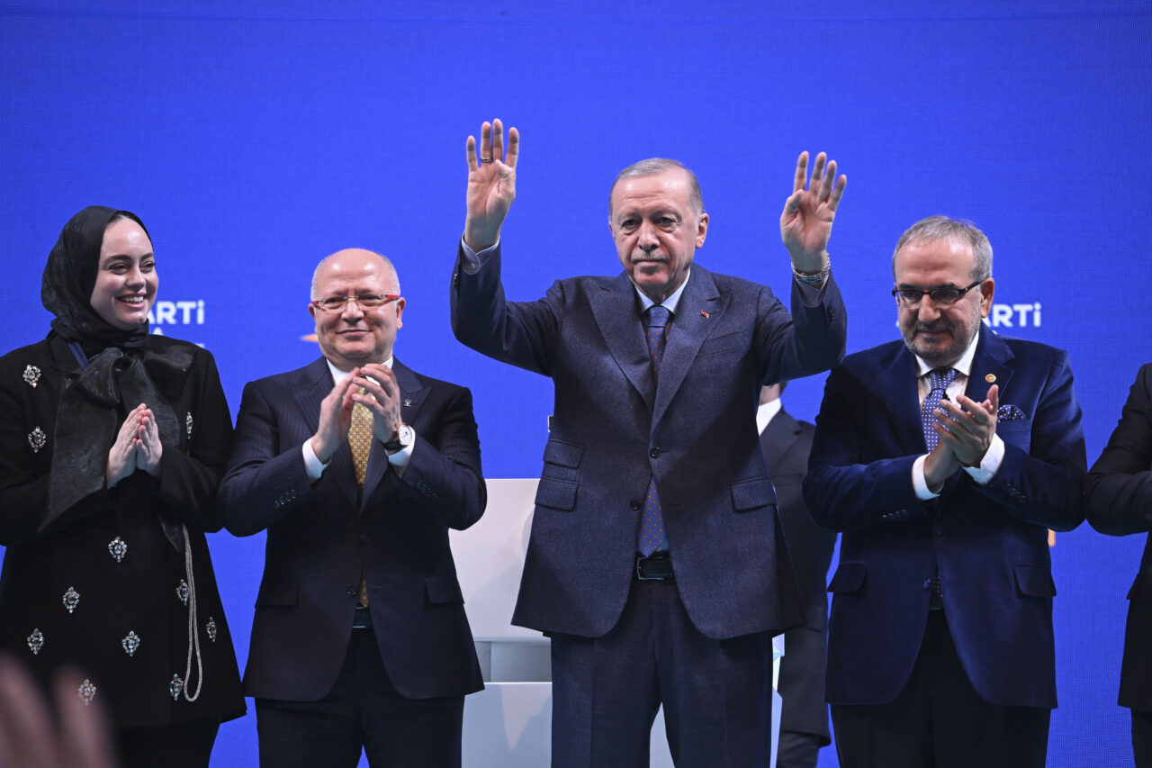 AK Parti Bursa’da Başkan Gürkan’ın yönetim kurulu listesi belli oldu