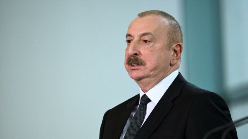 Azerbaycan Cumhurbaşkanı İlham Aliyev, düşürülen yolcu uçağının Rus hava sahasında