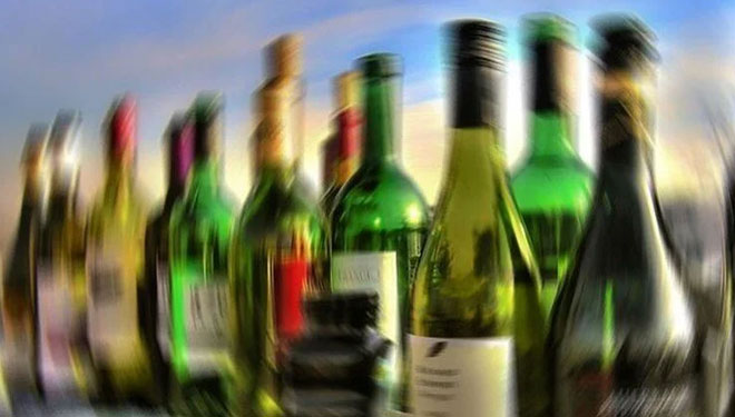 Yılbaşı öncesi sahte içki alarmı! Sahte içki nasıl anlaşılır, alkol zehirlenmesinin belirtileri nelerdir? Yılbaşı öncesi sahte içki alarmı! Sahte içki nasıl anlaşılır, alkol zehirlenmesinin belirtileri nelerdir?