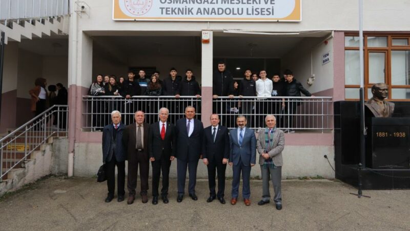 Bursa Osmangazi Mesleki ve Teknik Anadolu Lisesi’nde anlamlı etkinlik Matlı Şirketler Grubu Yönetim Kurulu Başkanı Özer Matlı, mezun olduğu