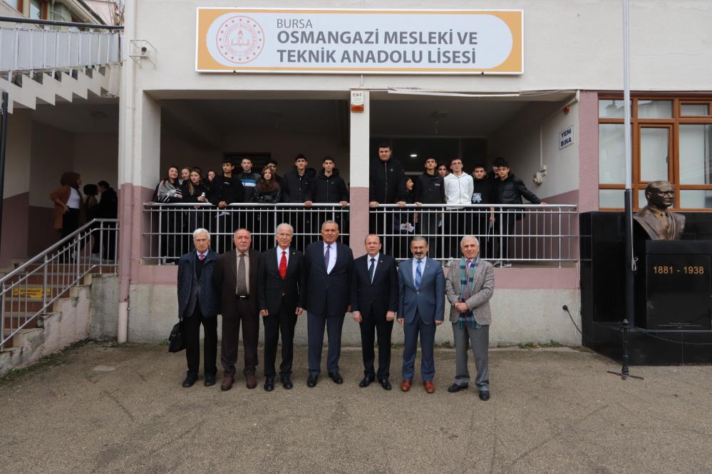 Bursa Osmangazi Mesleki ve Teknik Anadolu Lisesi’nde anlamlı etkinlik Bursa Osmangazi Mesleki ve Teknik Anadolu Lisesi’nde anlamlı etkinlik
