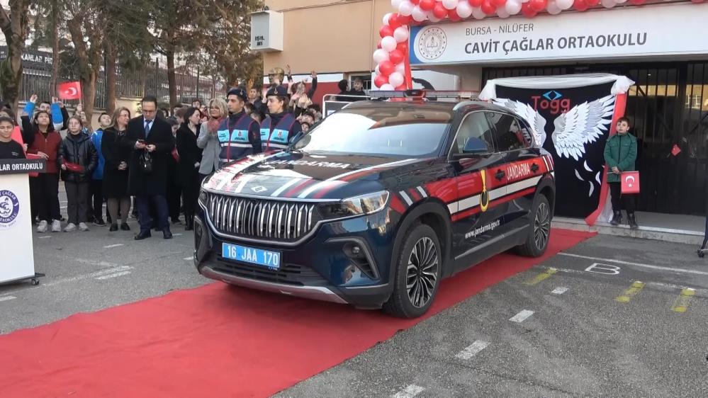 Bursa Cavit Çağlar Ortaokulu’ndaki ‘Yerli Malı’ etkinliğine TOGG geldi Bursa Cavit Çağlar Ortaokulu’ndaki ‘Yerli Malı’ etkinliğine TOGG geldi