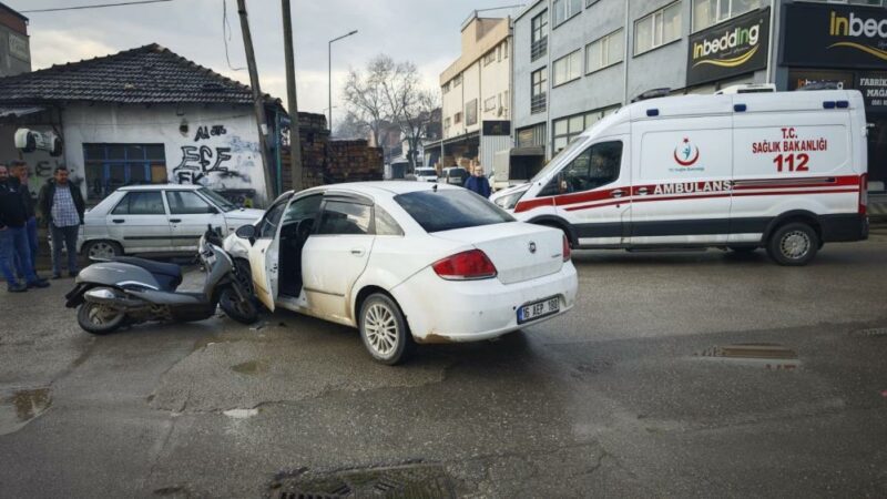 Bursa’nın İnegöl ilçesinde otomobil ile motosiklet kafa kafaya çarpıştı, 1