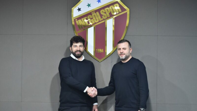Bursaspor’un eski futbolcusu 2.Lig’deki Bursa ekibinin yeni hocası oldu İnegölspor'da Necati Erkmen'den boşalan teknik direktörlük görevine İbrahim Dağaşan getirildi...